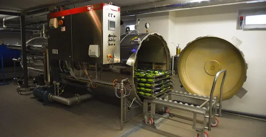 pohled na parní autokláv firmy expres menu