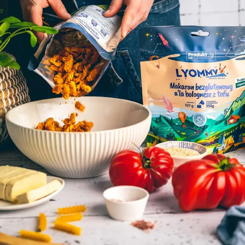 Lyommy Makaron bezglutenowy a’la bolognese z tofu