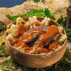 Adventure Menu Beef in tomato sauce with pasta